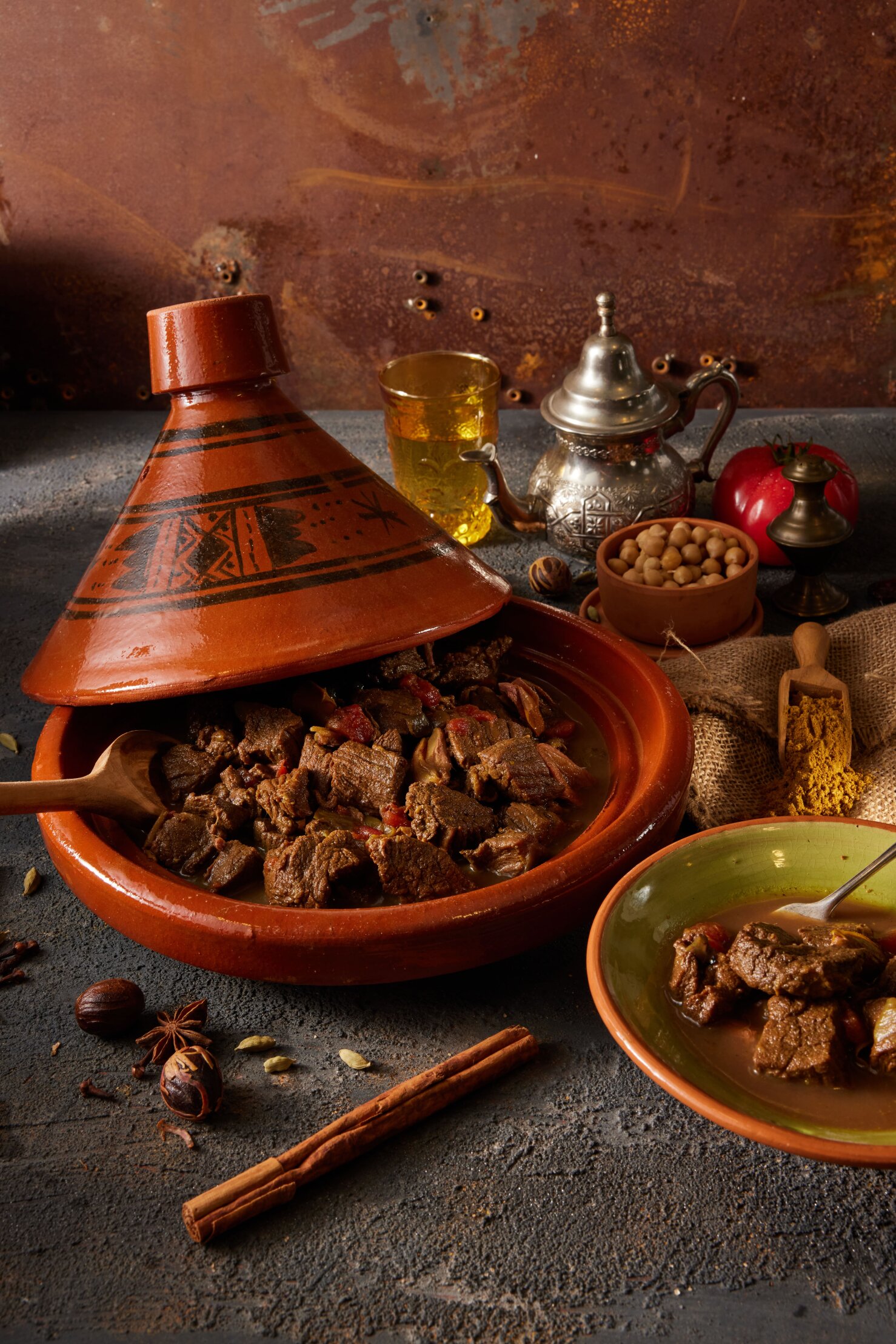 Rindfleisch_Tajine_mit_Datteln.jpg (3.1 MB)